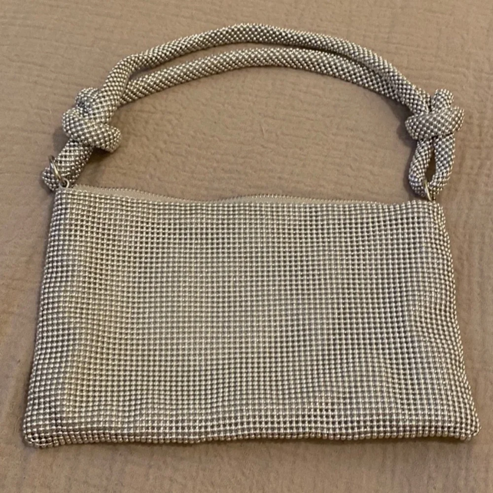 JEWEL BADGLEY MISCHKA BEAUTIFUL SILVER BAG . Perfect for evening party. New . - Picture 1 of 7